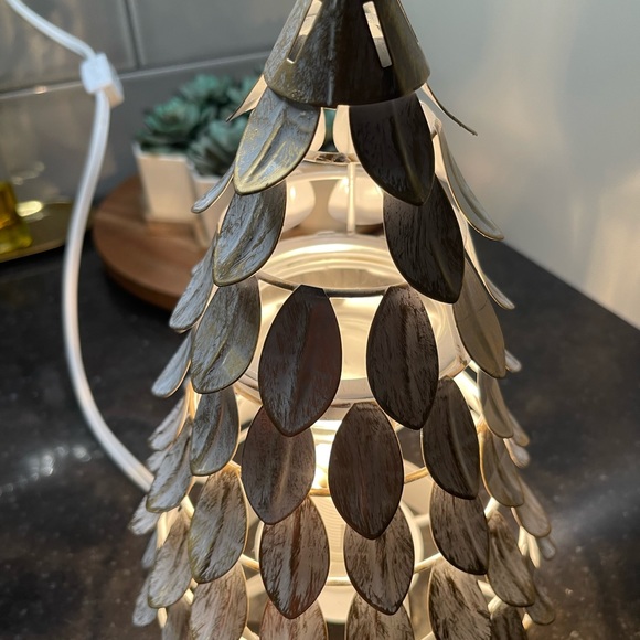 Scentsy Christmas Tree Wax Warmer - Picture 2 of 3